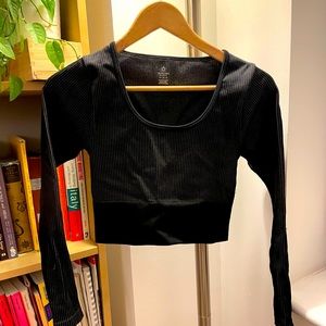 Offline by Aerie Long sleeve Crop-top